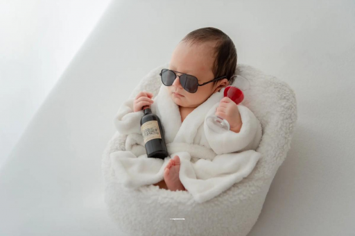 陵水宝宝总是吐奶怎么回事 陵水宝宝总是吐奶怎么回事